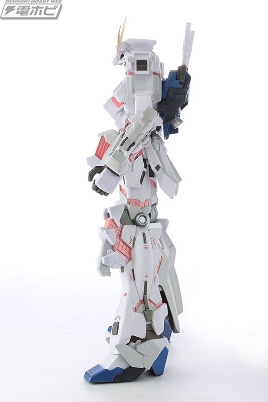 ガンダムUC』実物大ユニコーンガンダム立像を約42センチで再現した