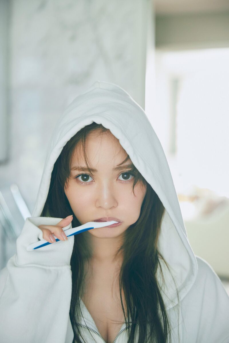 日向坂46加藤史帆 初写真集で初ビキニカット、ハワイ・ラニカイ