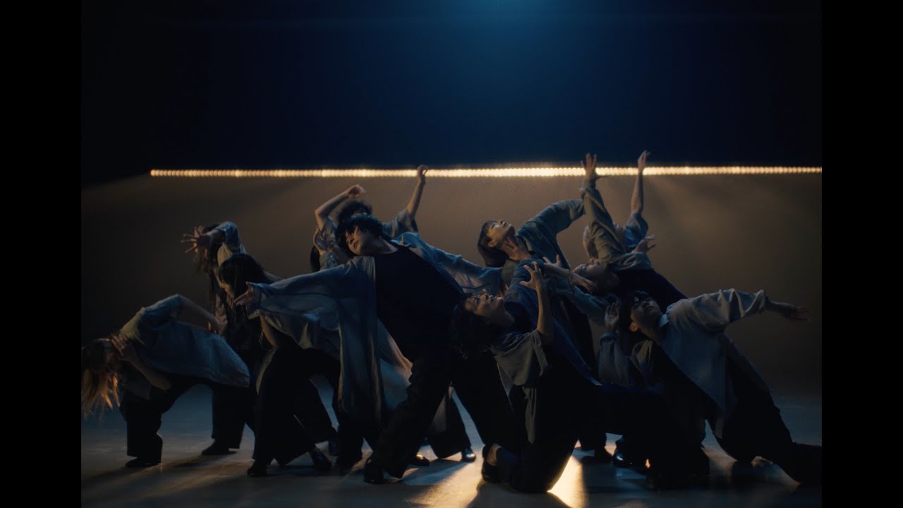 大森元貴がダンサー10人とパフォーマンス、ソロ曲「絵画」の