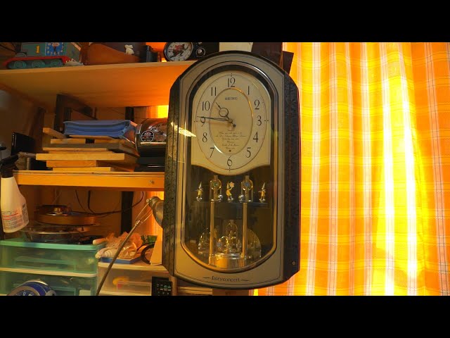 SEIKOからくり時計 RE539K開封 - YouTube