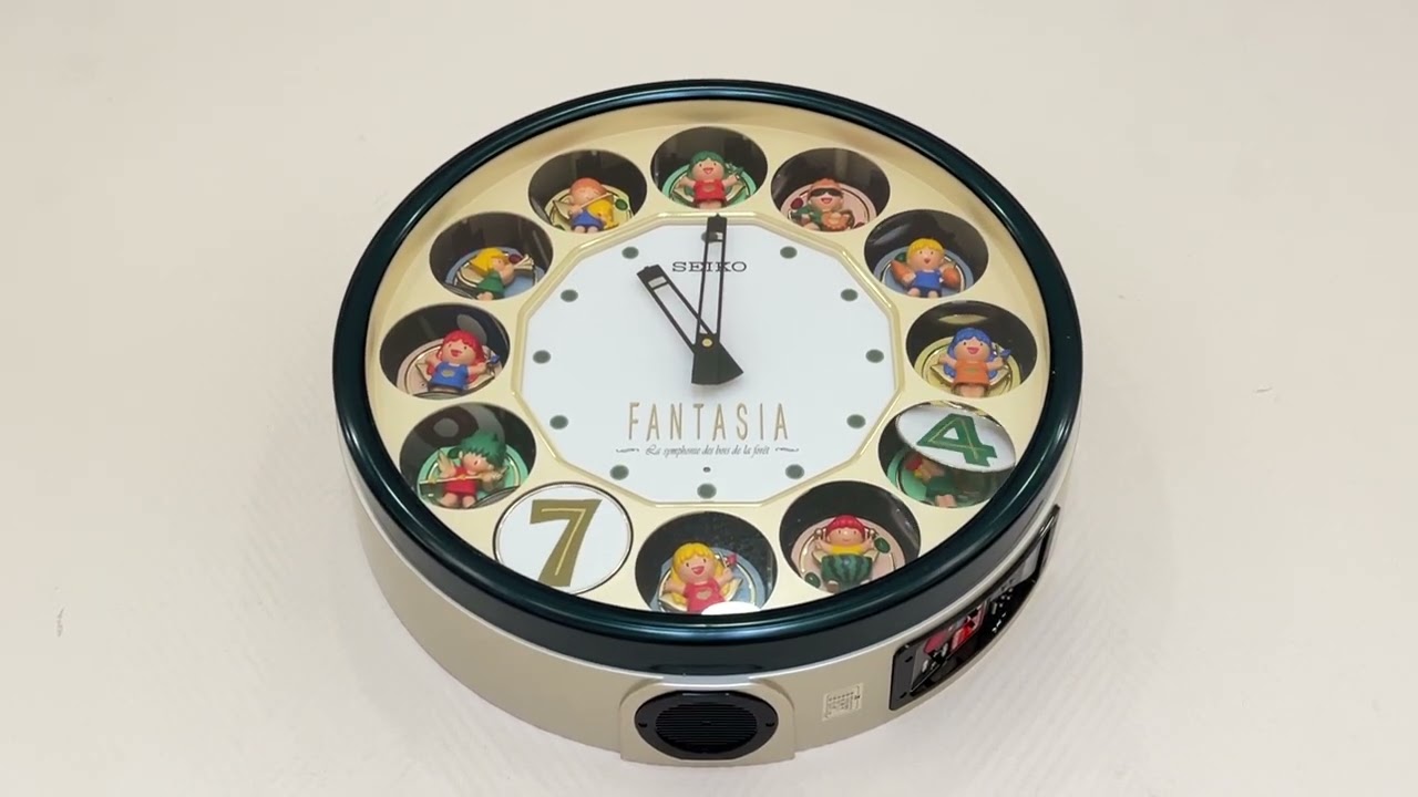 広場に！SEIKOからくり時計「FANTASIA」（RE540M） - YouTube