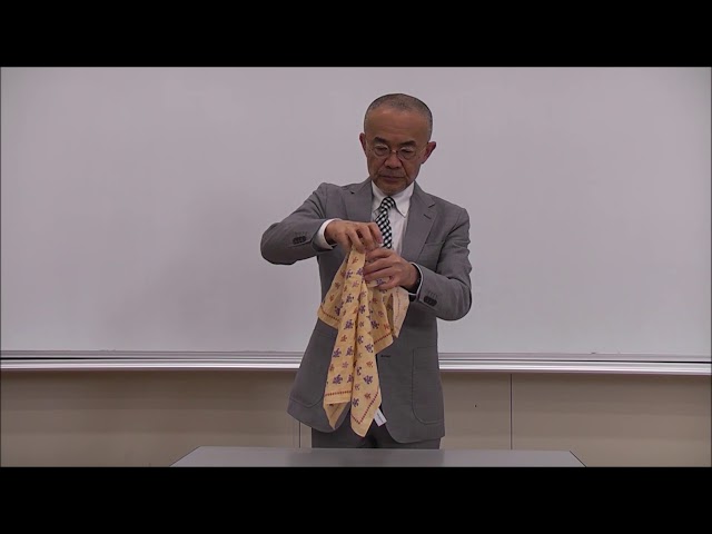 簡単マジック『不思議なペットボトルとハンカチ』 - YouTube