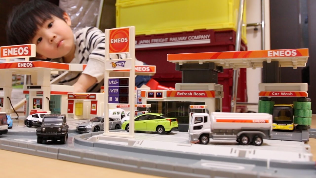 トミカ ビルドシティ エネオスENEOS ガソリンスタンド - YouTube