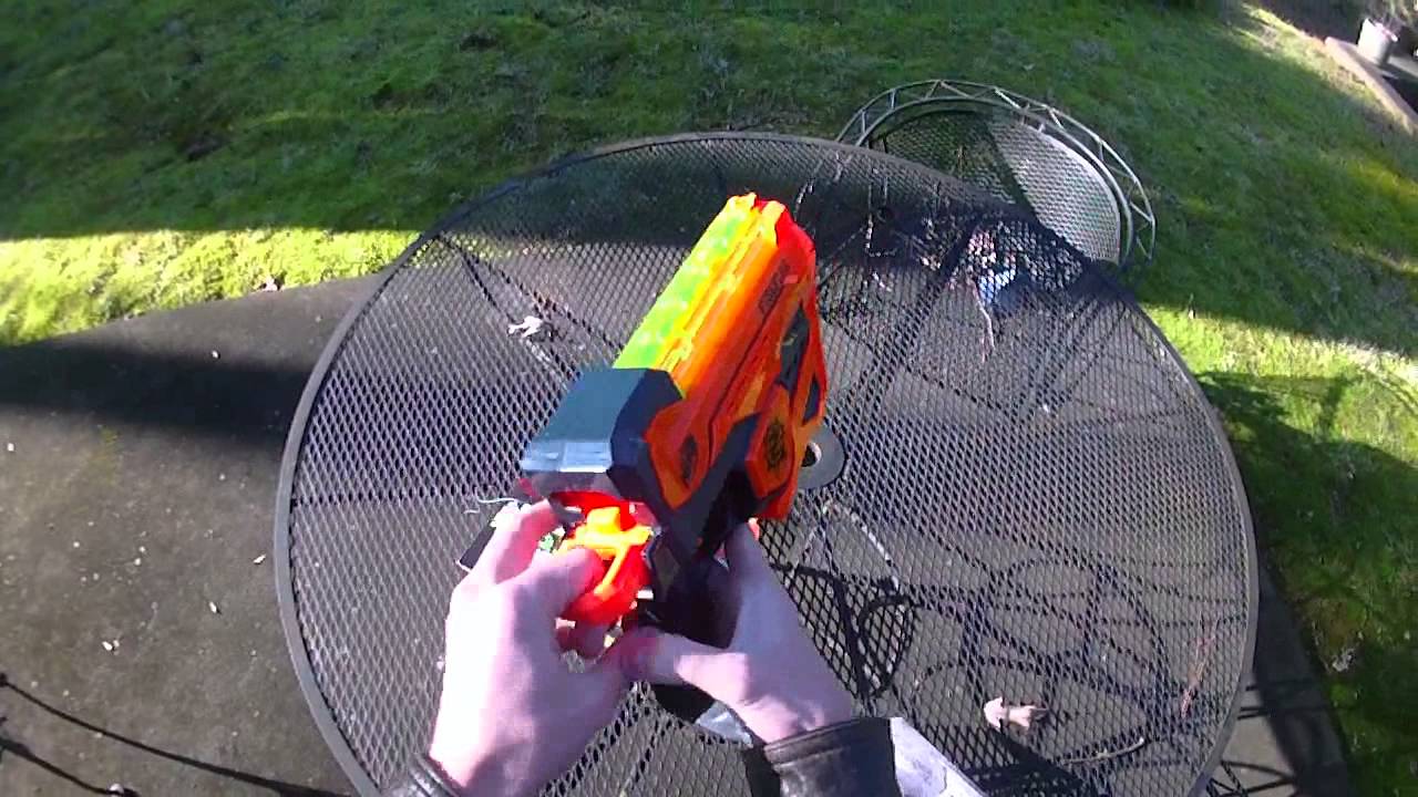 Review: The Nerf Fusefire Zombie Strike blaster (Day and Night