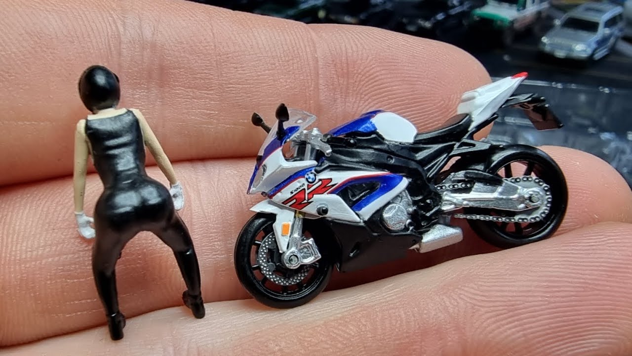 BMW 1/64 motorcycle with figure CM Model. Unboxing Review! Rolling