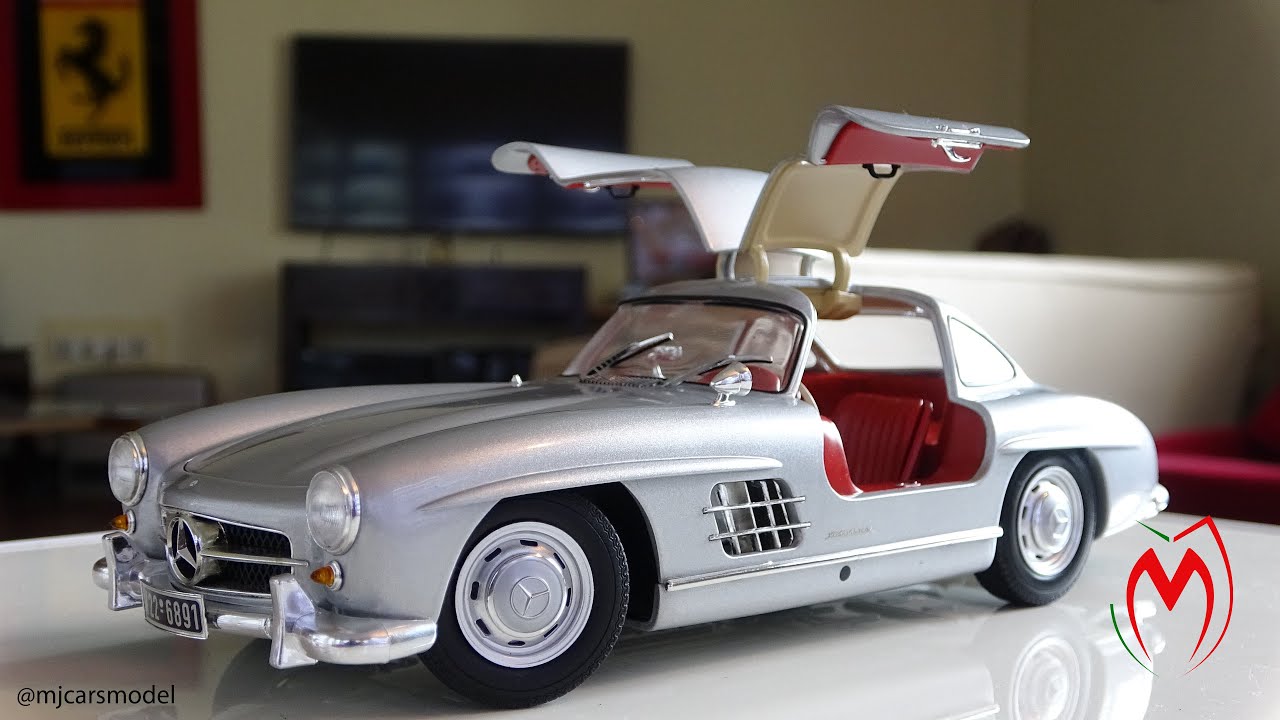 Mercedes Benz SL300 Gullwing Coupe made by Minichamps in 1/18