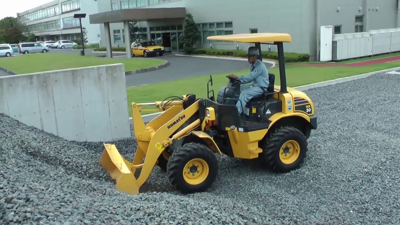 コマツ ホイールローダー WA30 - YouTube
