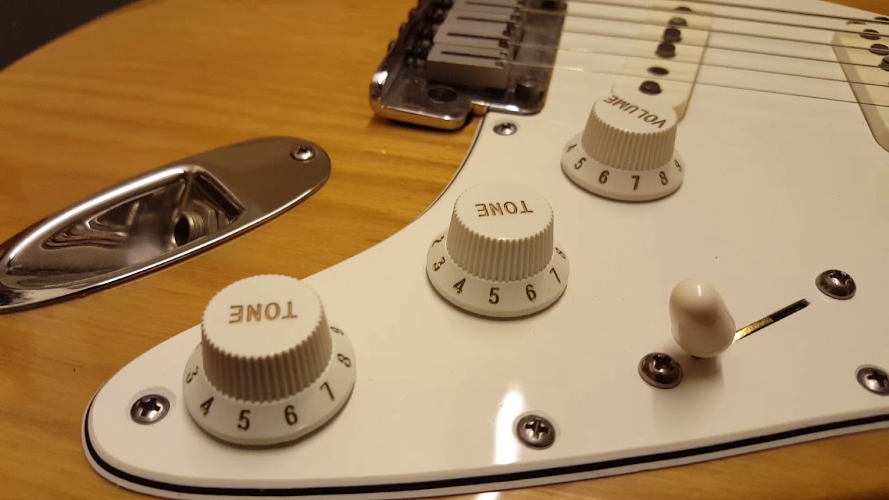 1999 FENDER USA AMERICAN DELUXE STRATOCASTER NATURAL ASH BODY