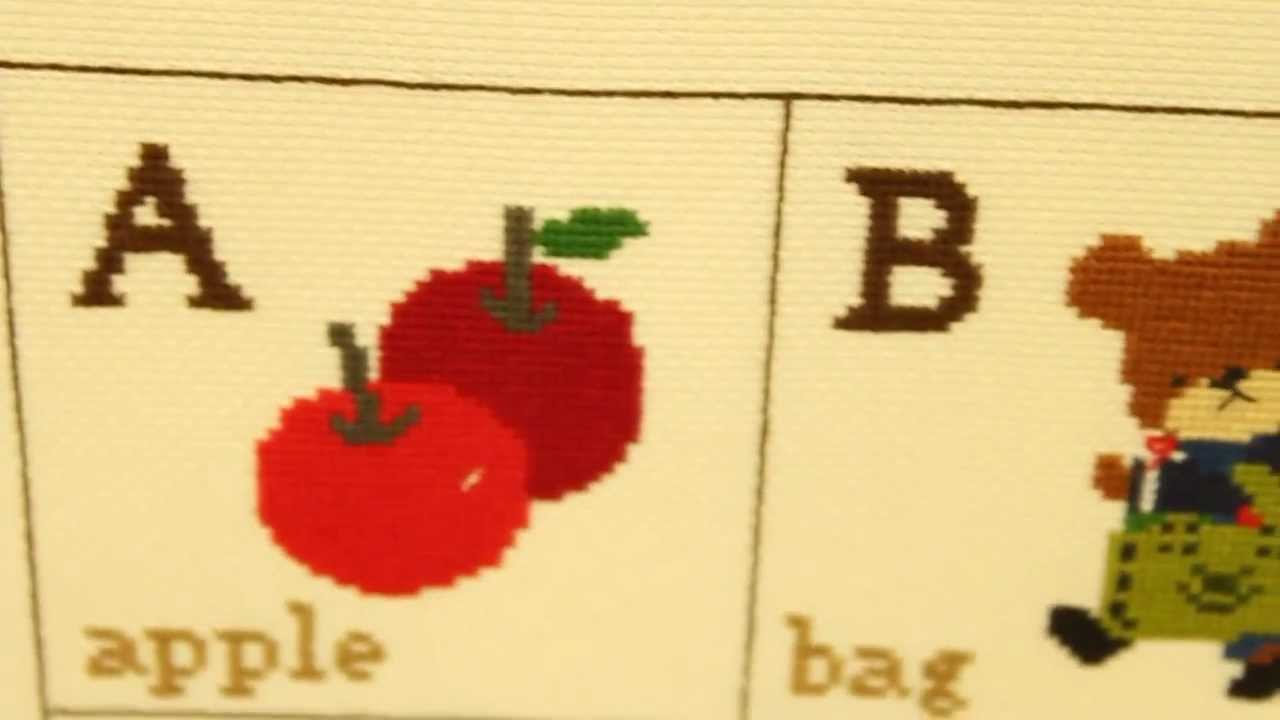 くまのがっこう クロスステッチで刺しゅうするアルファベット表の会