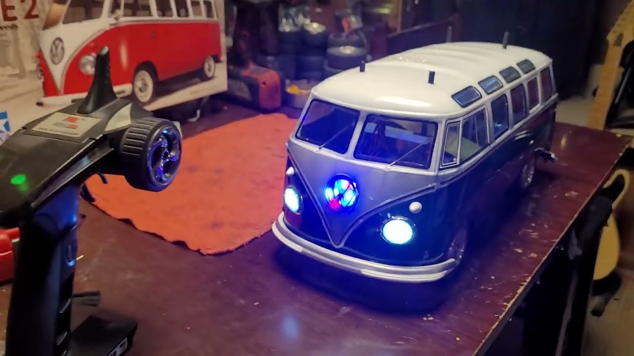 Jada Toys RC VW Chub City Mini Bus - YouTube