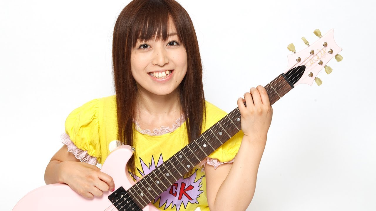 一緒に弾ける！ロック・ギター超入門 – 【教則DVD】アトス