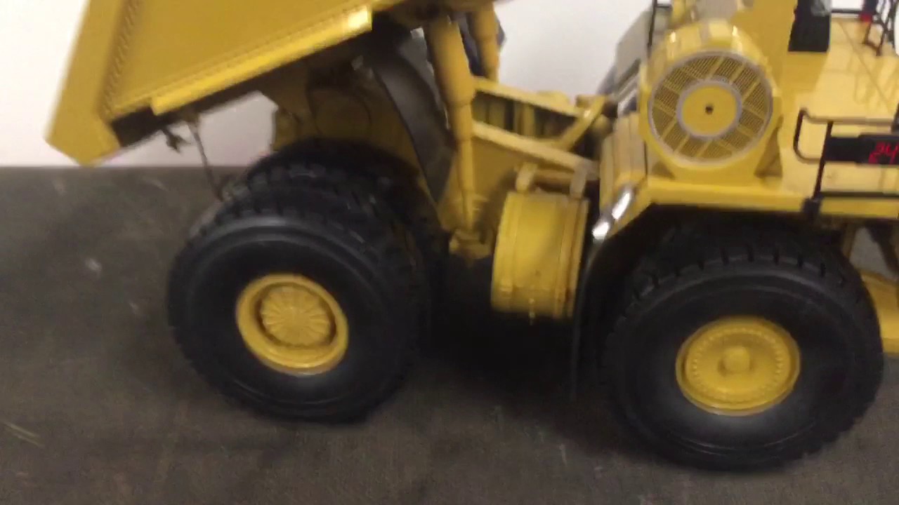 1/50 Tonkin Cat MT4400D AC haul truck review - YouTube