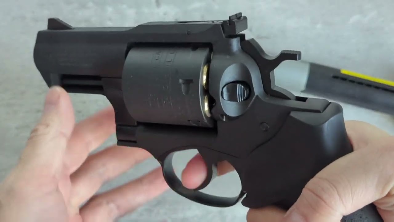 A very Heavy Heavyweight Plastic Revolver-Super Redhawk Marushin