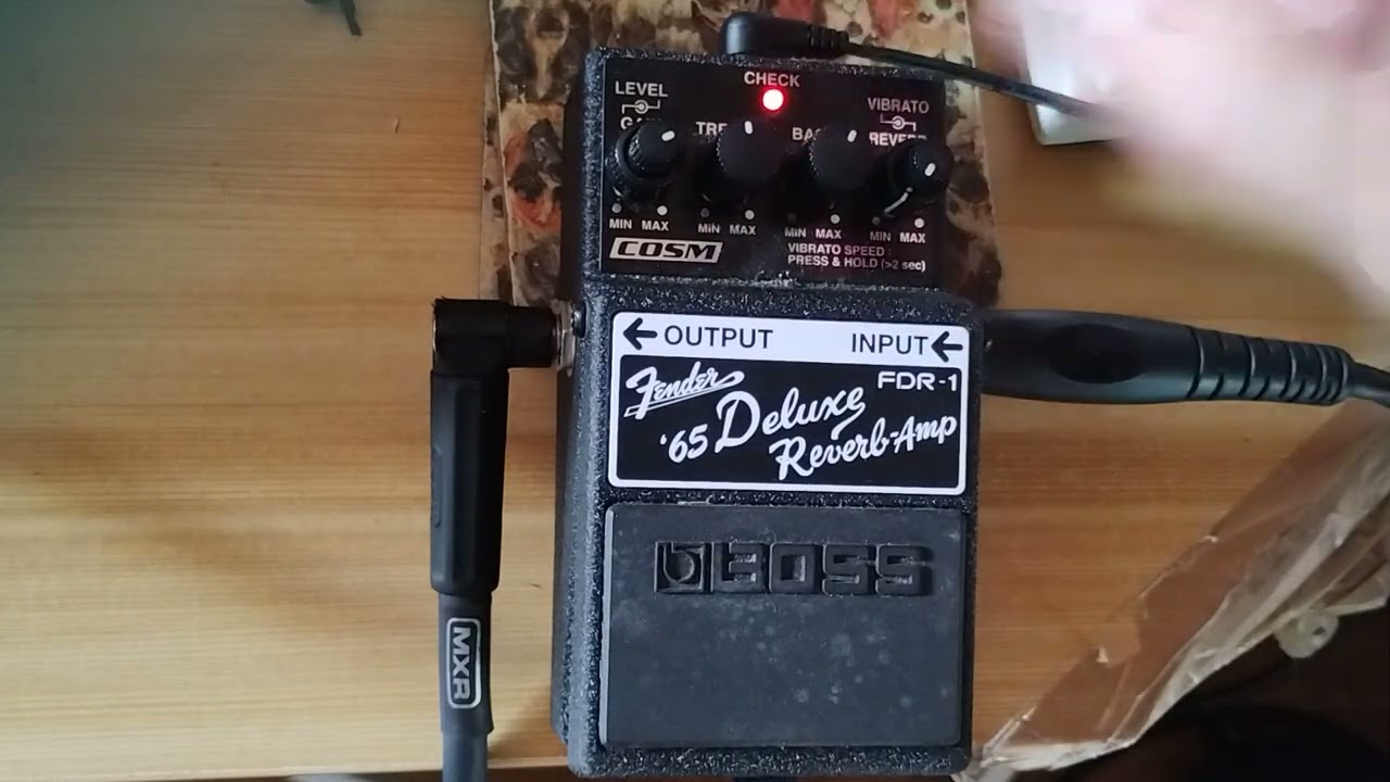Boss FDR-1 Fender 65 deluxe reverb pedal - YouTube