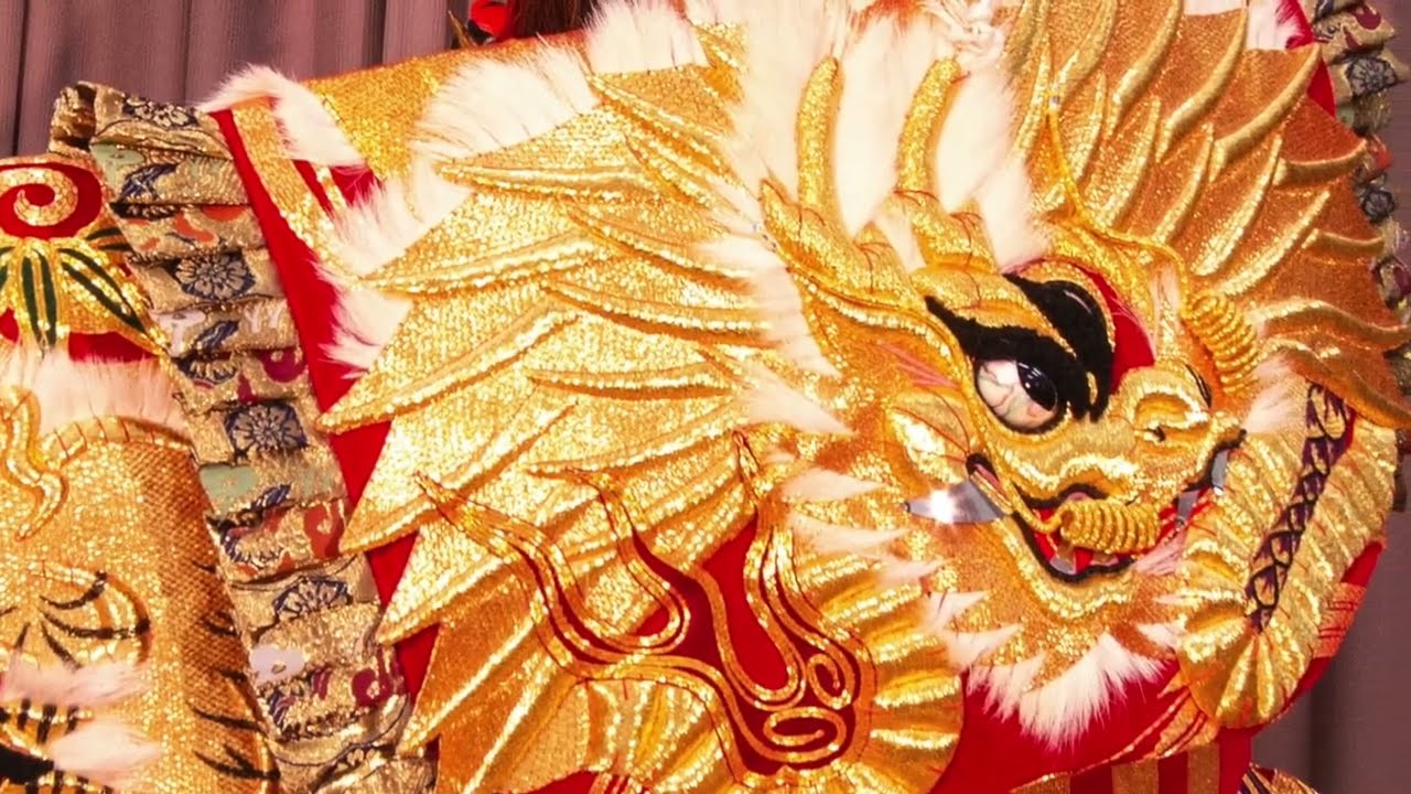 石見神楽衣裳製作風景（神楽ショップくわの木） - YouTube