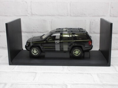 1:18 AUTOart Jeep Grand Cherokee 1999 Black Model Car CHN | eBay