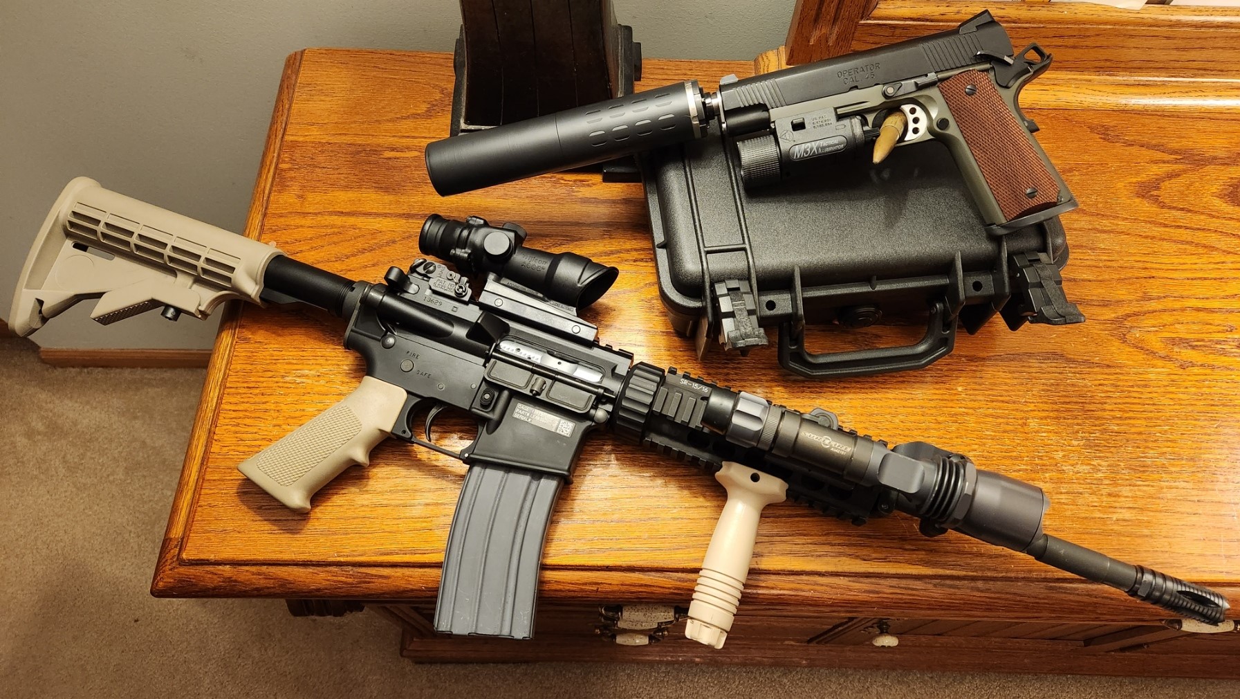 メタルギアソリッド4のオールドスネークのM4カスタムとオペレーター