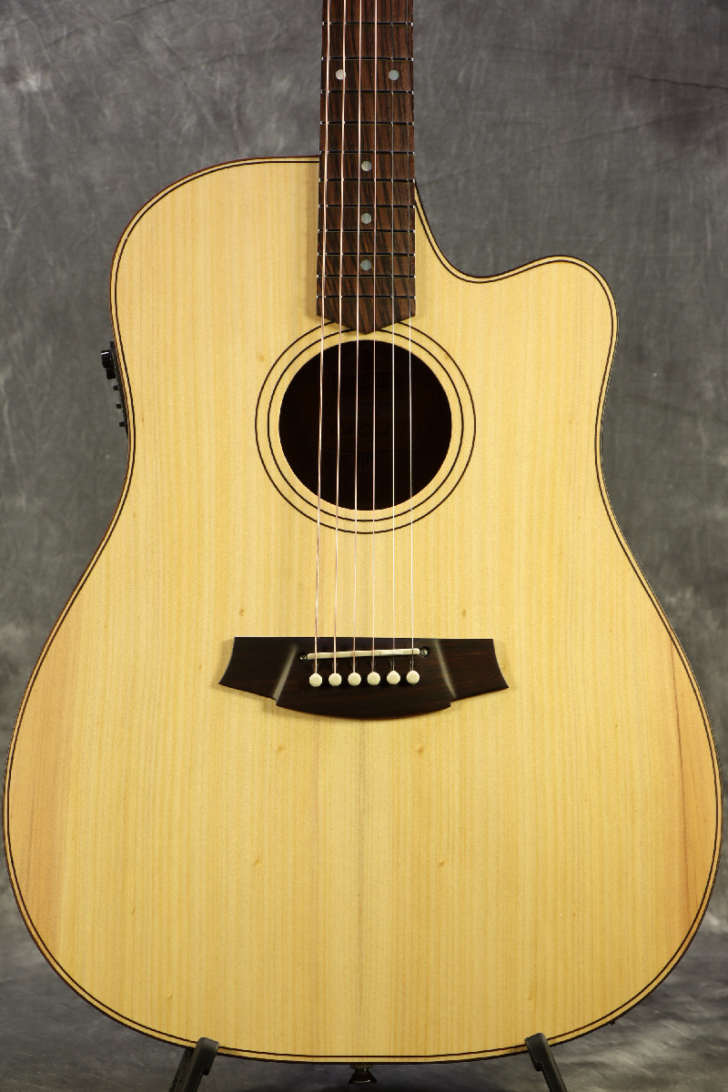 Cole Clarkから、「FL Dreadnought」発売20周年を記念したモデルが登場