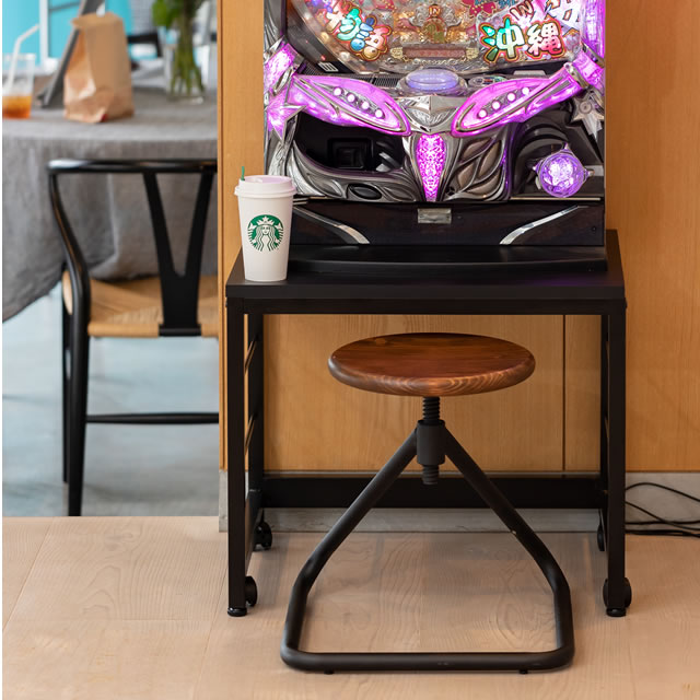 アイアンスタンド あなたに快適なプレイと便利さを。 中古パチンコ販売