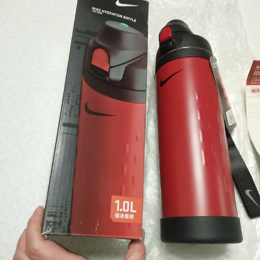サーモス NIKE ナイキハイドレーションボトル 1L FHB1000N 赤の通販 by