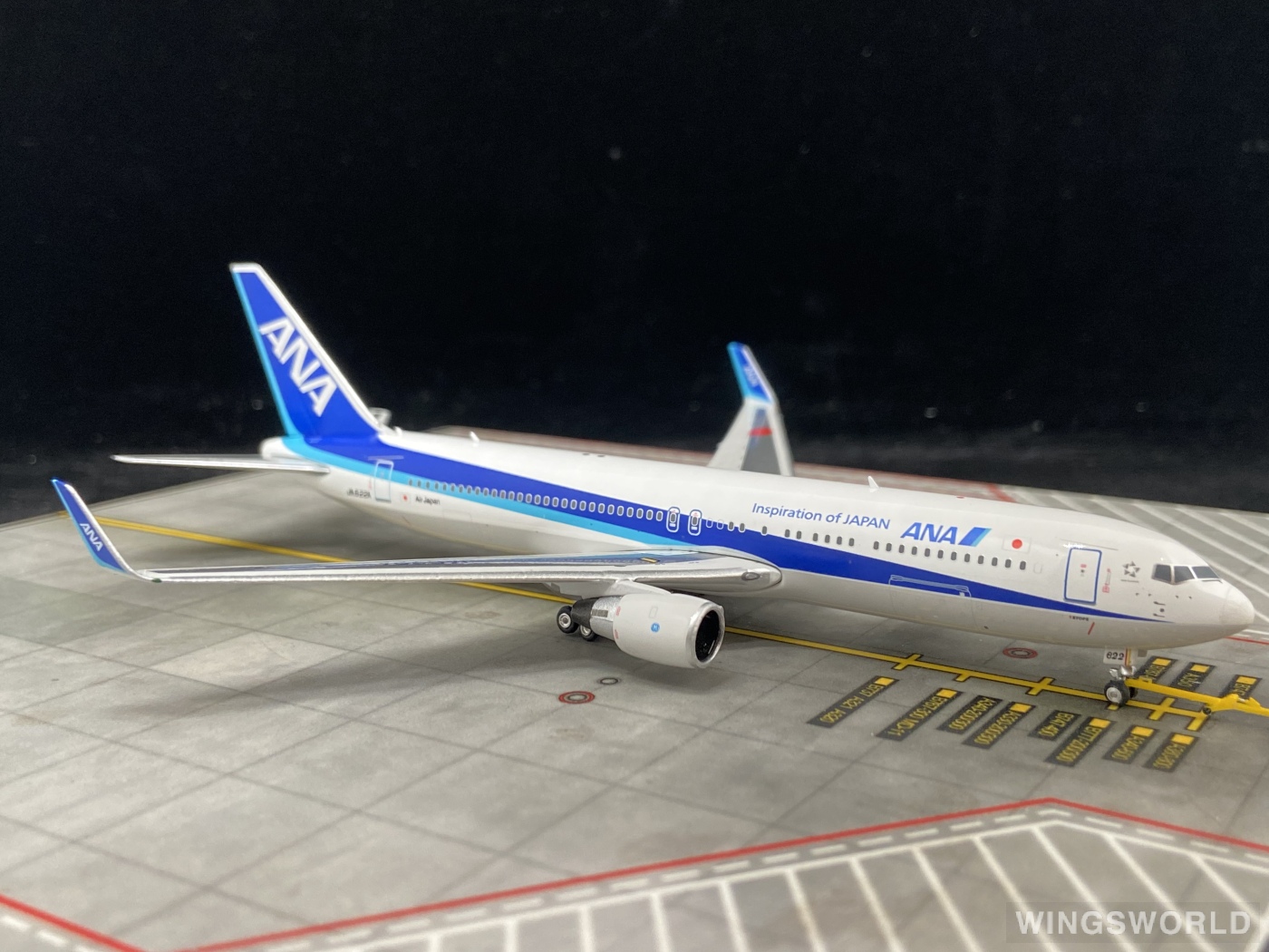 Phoenix 1:400 Boeing 767-300ER ANA 全日空PH04472 JA622A 的照片作者