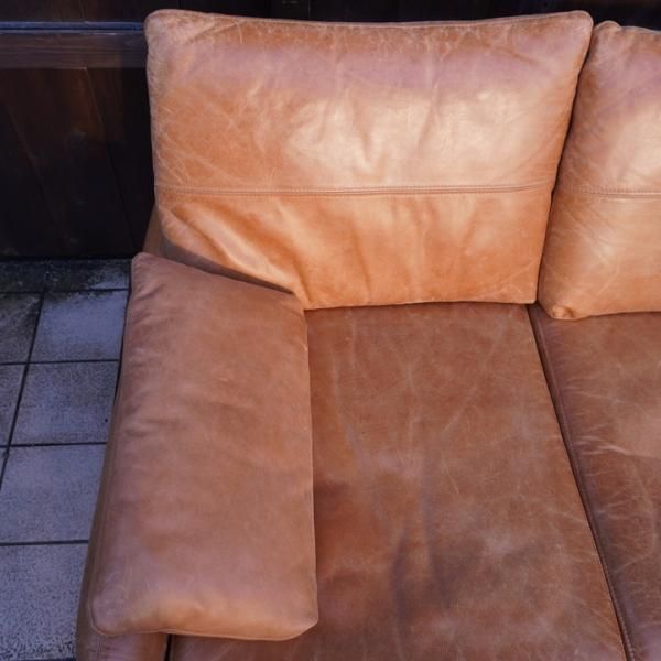 unico(ウニコ)のVINT(ヴィント）レザー 3人掛けソファーです。しなやか