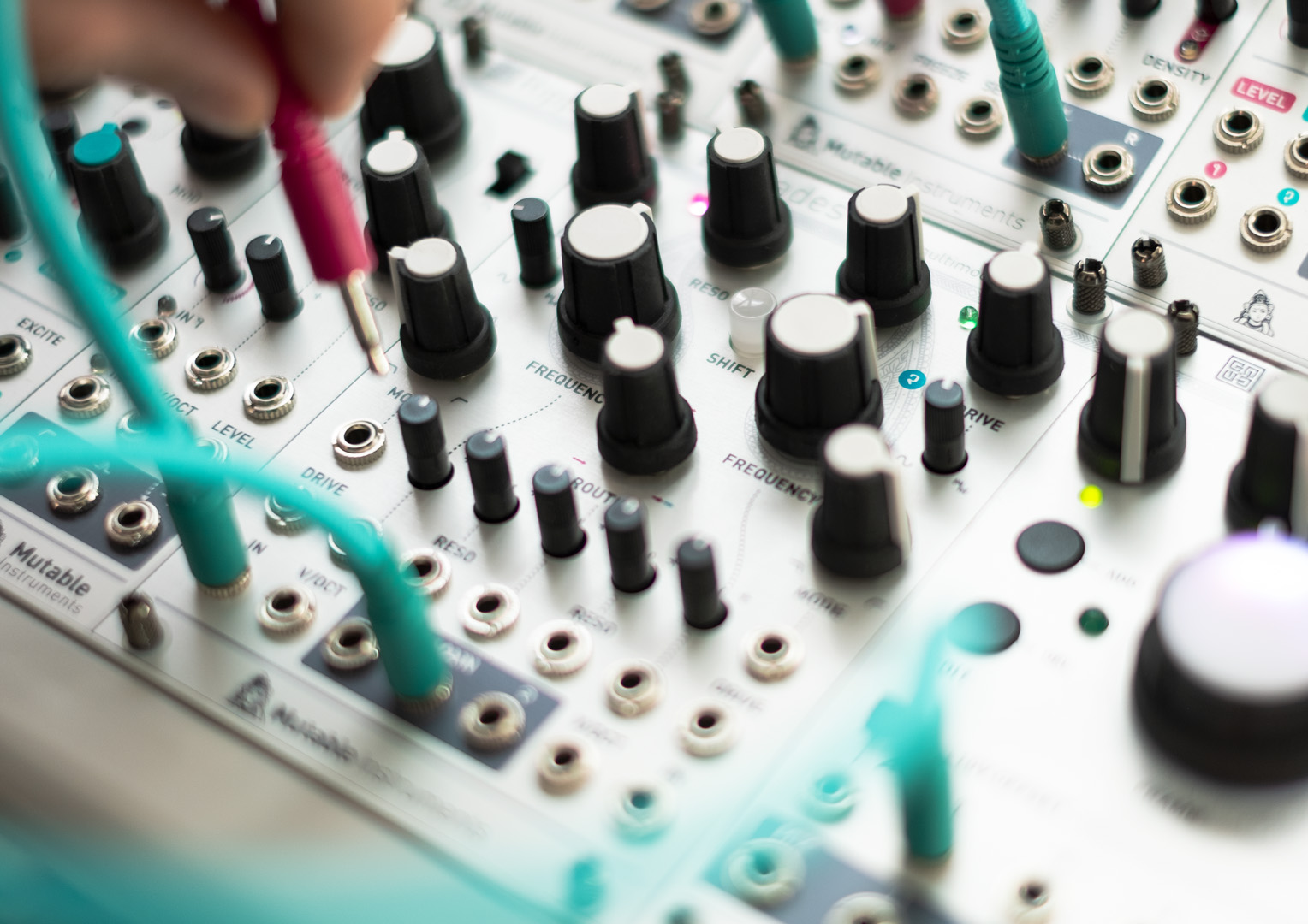 Mutable Instruments Blades | ユーロラック・デュアル・マルチモード