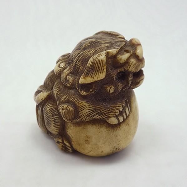 根付 鹿角手彫 玉乗り獅子 : アンティーク慈光 - 通販 - Yahoo