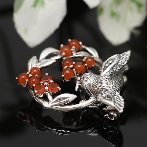 碌山 カーネリアン 鳥 ブローチペンダント クラシカルに仕上げた可愛い