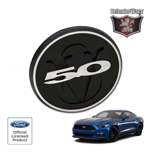 Defenderworx ビレットトランクエンブレム/ブラック(5.0/V8ロゴ)/15y