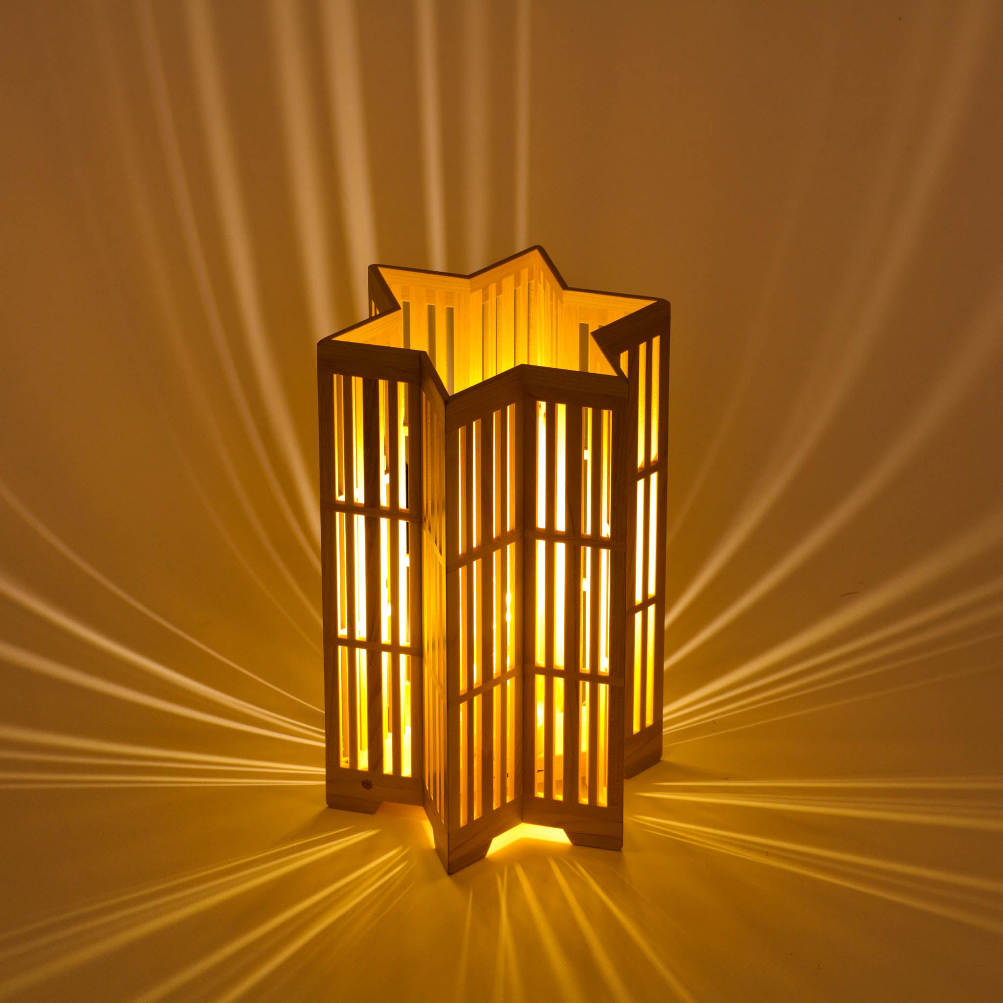 木のあかり｜青森ヒバ×組子細工の照明プロダクト｜日本工芸堂