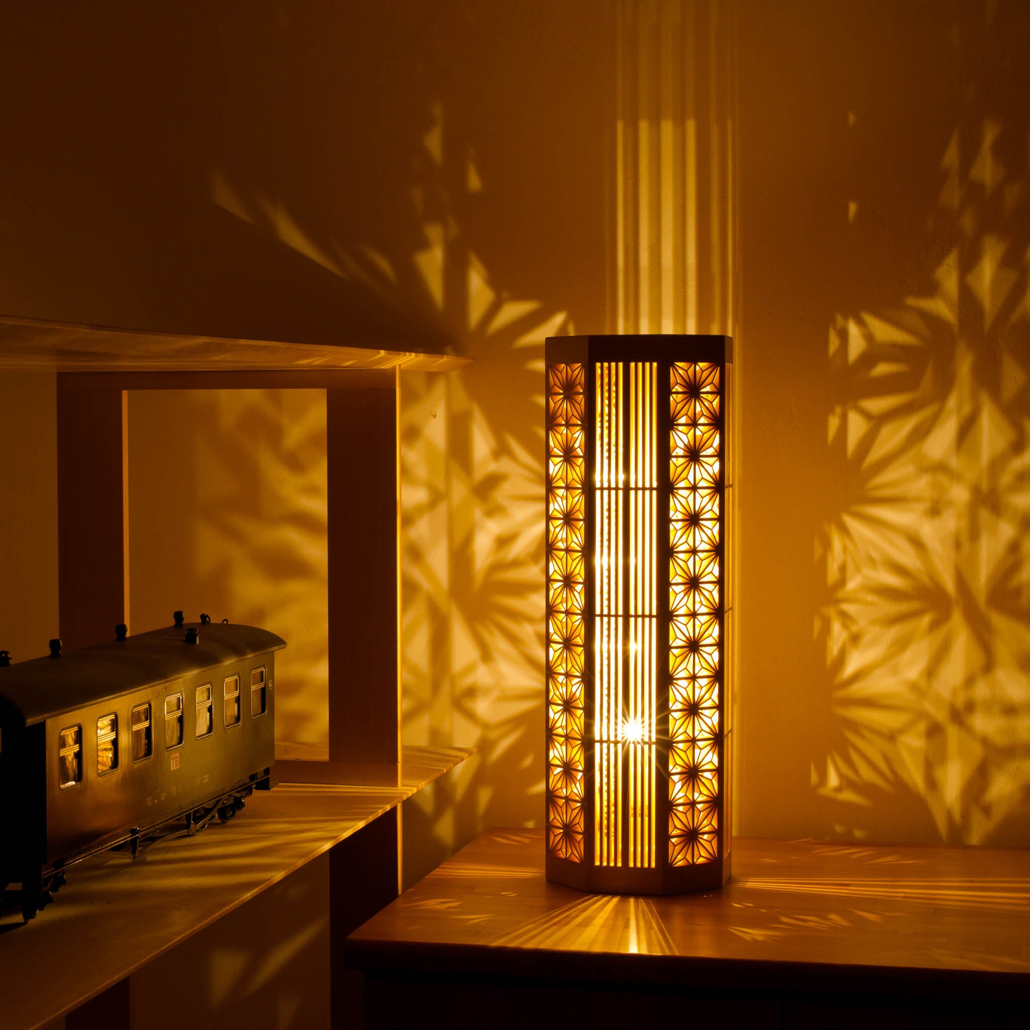 木のあかり｜青森ヒバ×組子細工の照明プロダクト｜日本工芸堂