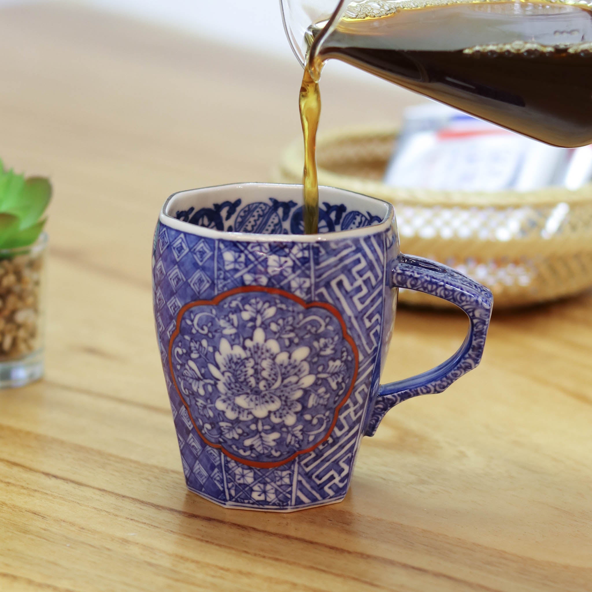 在庫限り】京焼 マグカップ | 染付間取牡丹小紋 | 小 | 碧