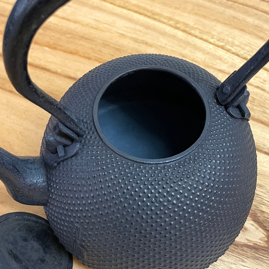 南部鉄器 鉄瓶 | 南部型 霰 | 1.0L | 薫山工房