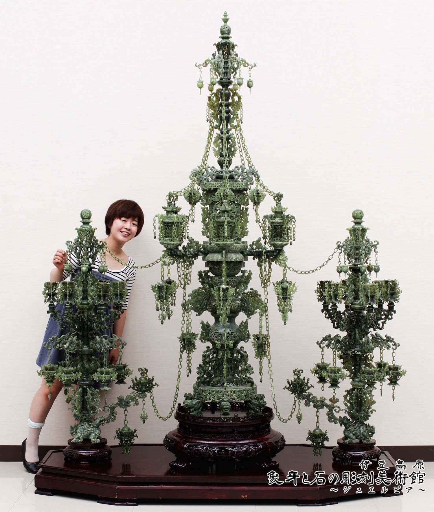 翡翠彫刻 – 伊豆高原 象牙と石の彫刻美術館 ジュエルピア