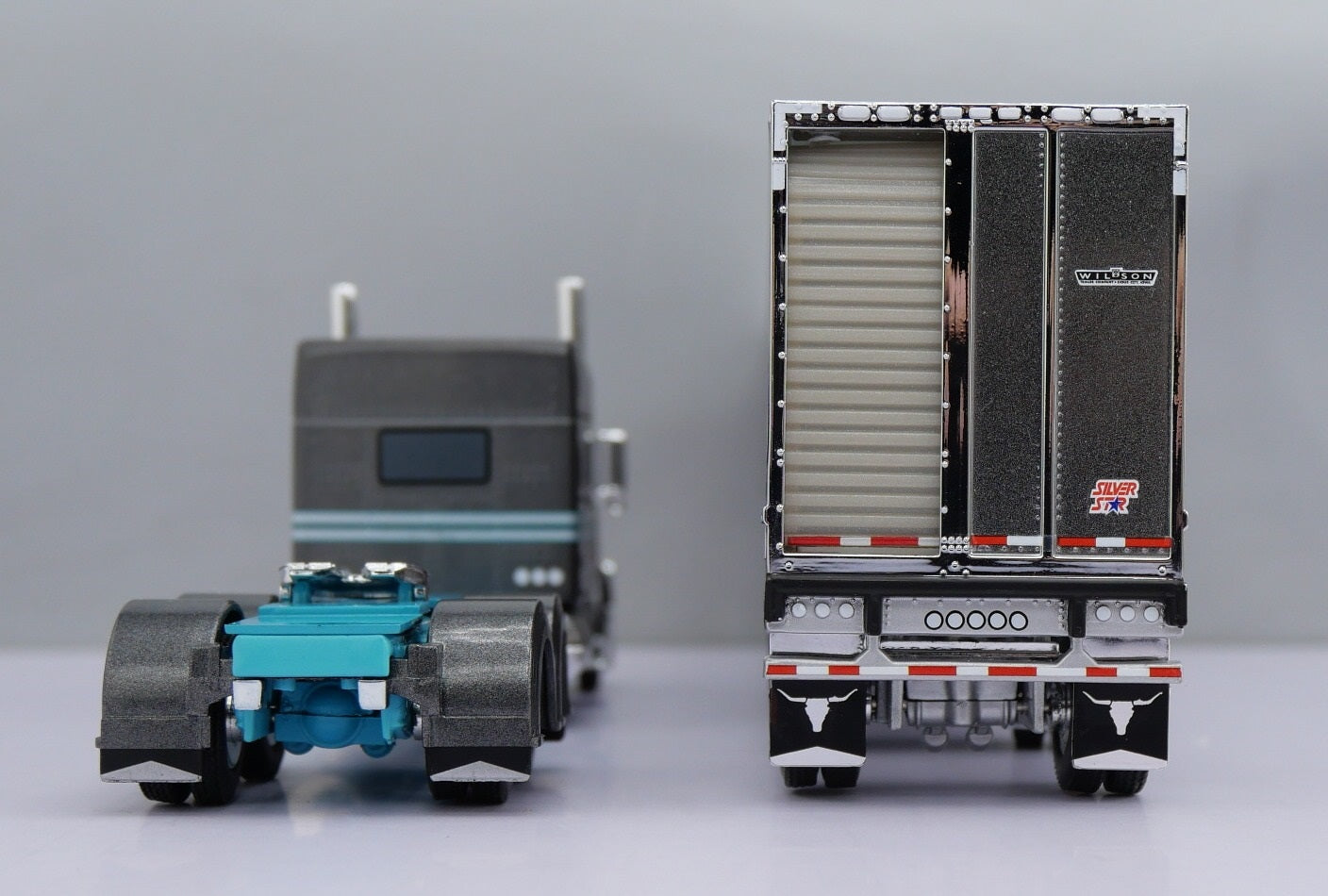 60-1789 Teal/Gunmetal Peterbilt w/ Wilson Spread Axle Livestock