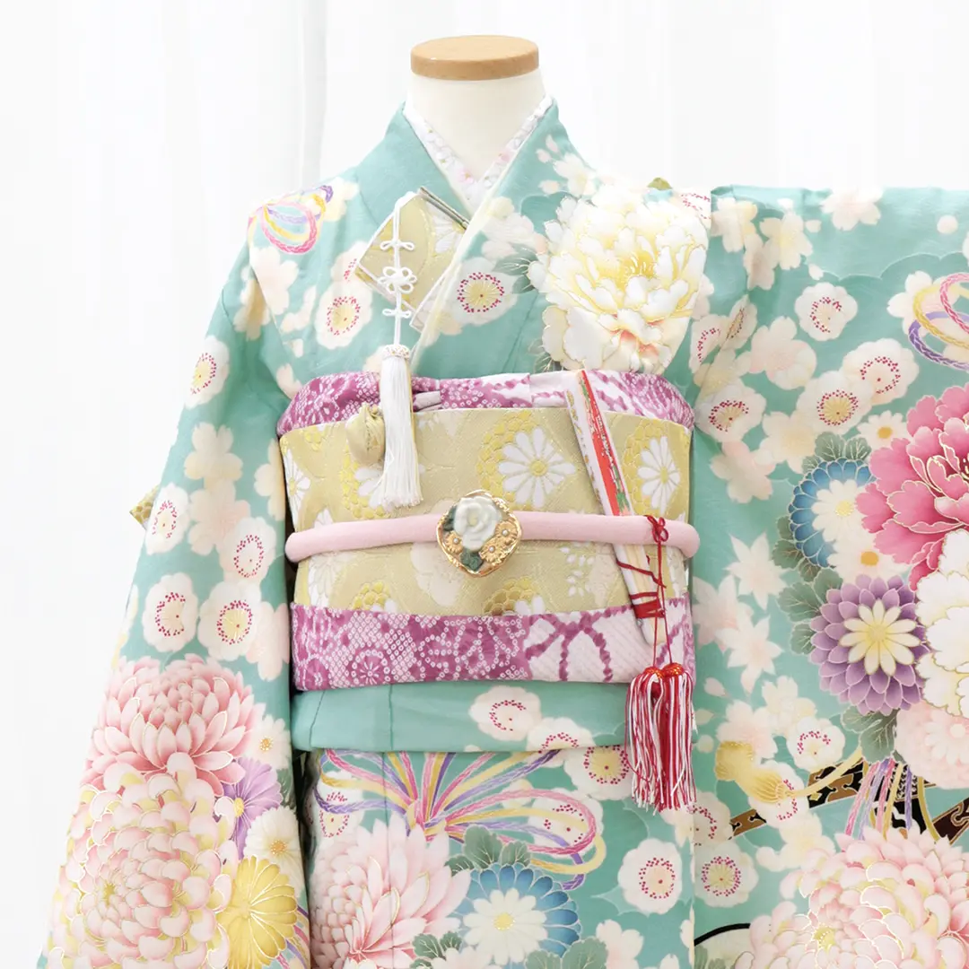 七五三着物レンタル／《華徒然》水色地に牡丹と源氏車の着物／七歳