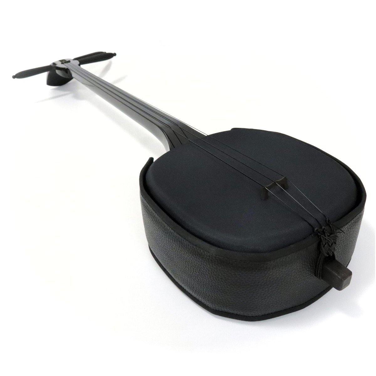 真壁型 黒塗り オールブラックデザイン三線 – 米須三線店