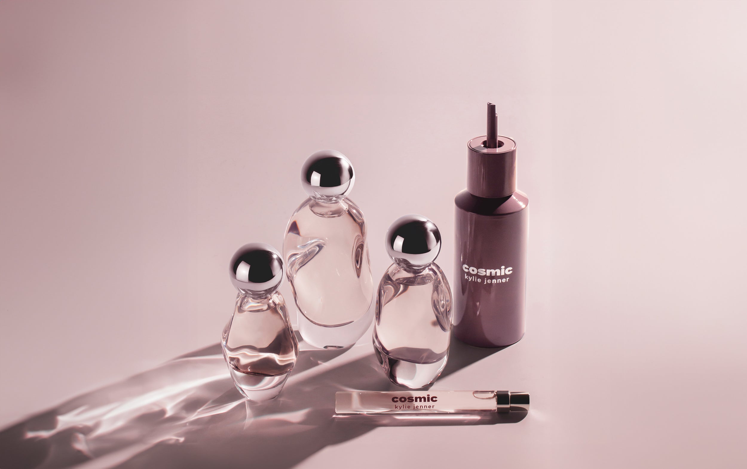 ☆新品未使用☆ Kylie Cosmetics香水50ml 箱無し(日本未発売) ☆新品未