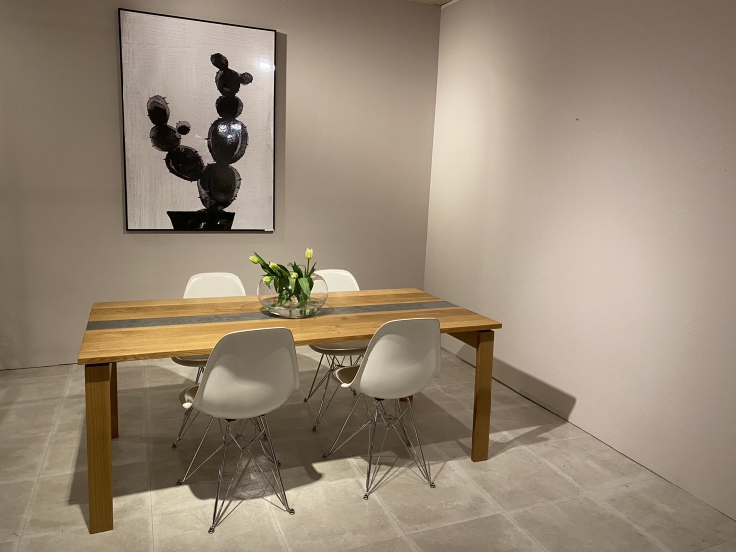 20万円で買えるダイニングテーブルなら株式会社リーフ