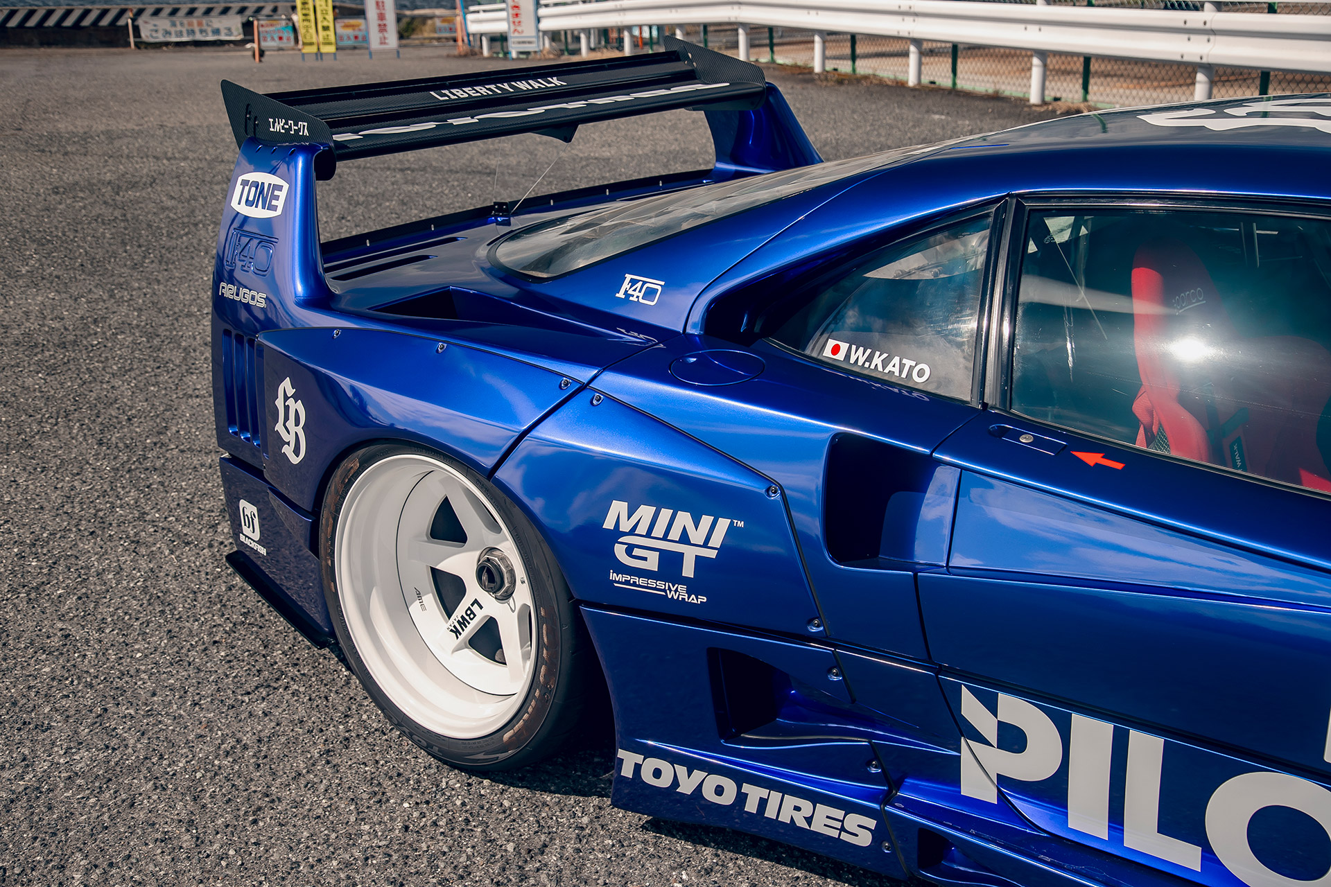 LB-WORKS Ferrari F40 - LIBERTY WALK | リバティーウォーク