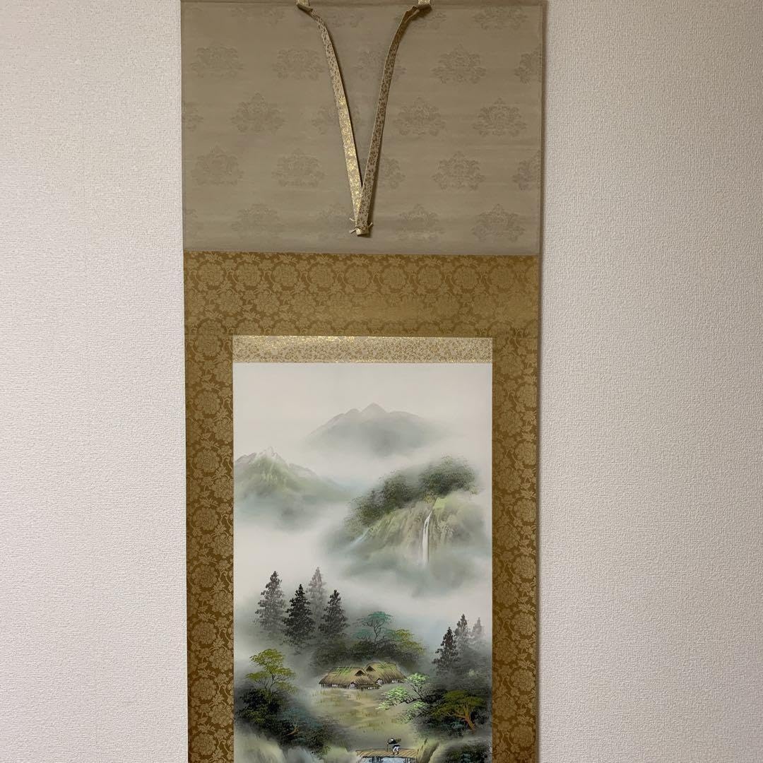 掛け軸 梅田晴山 彩色山水 絹本 希少 軸装 茶道具 掛軸 美品 です。