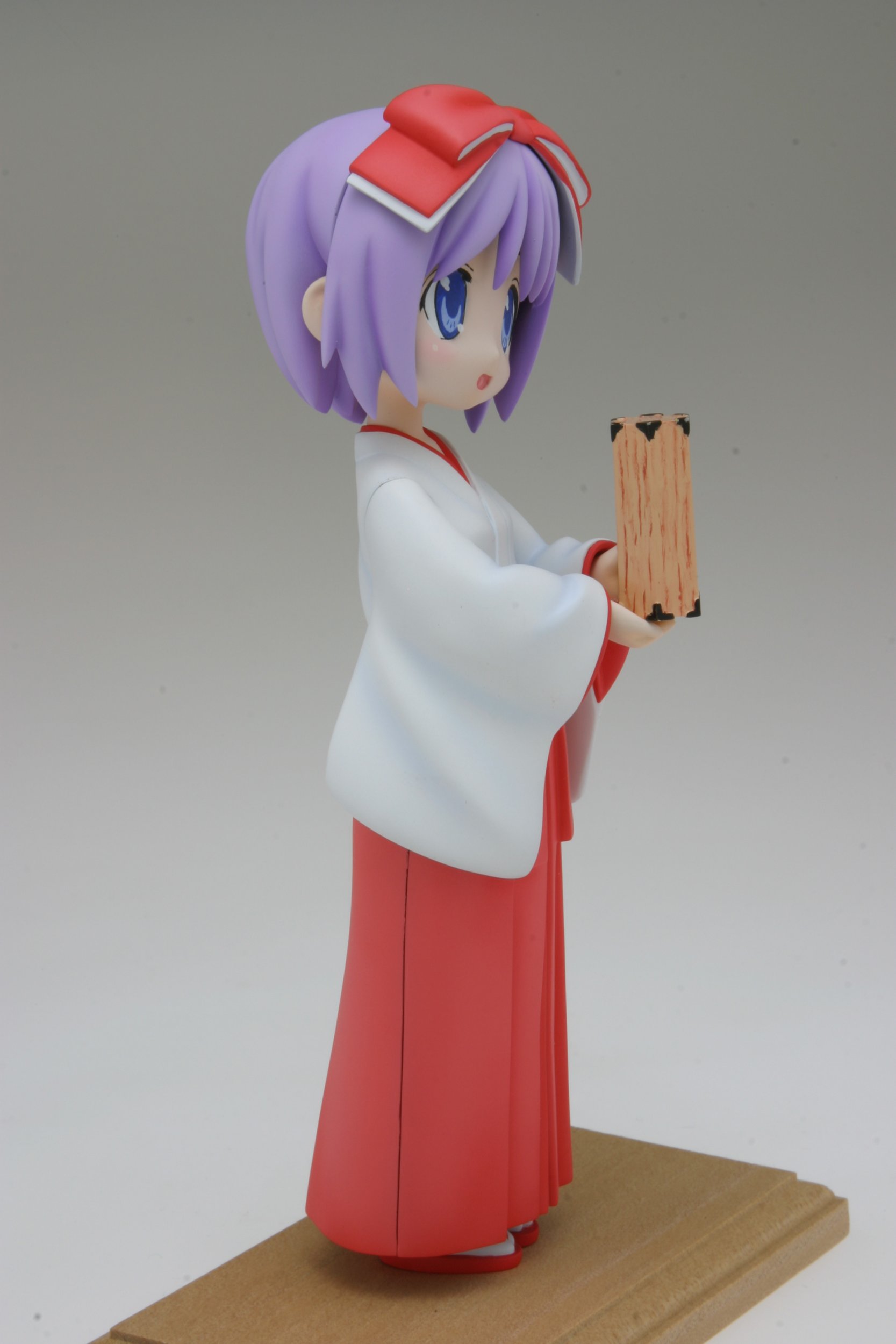 Amazon.co.jp: らきすた 柊つかさ (ノンスケールPVC塗装済み完成品