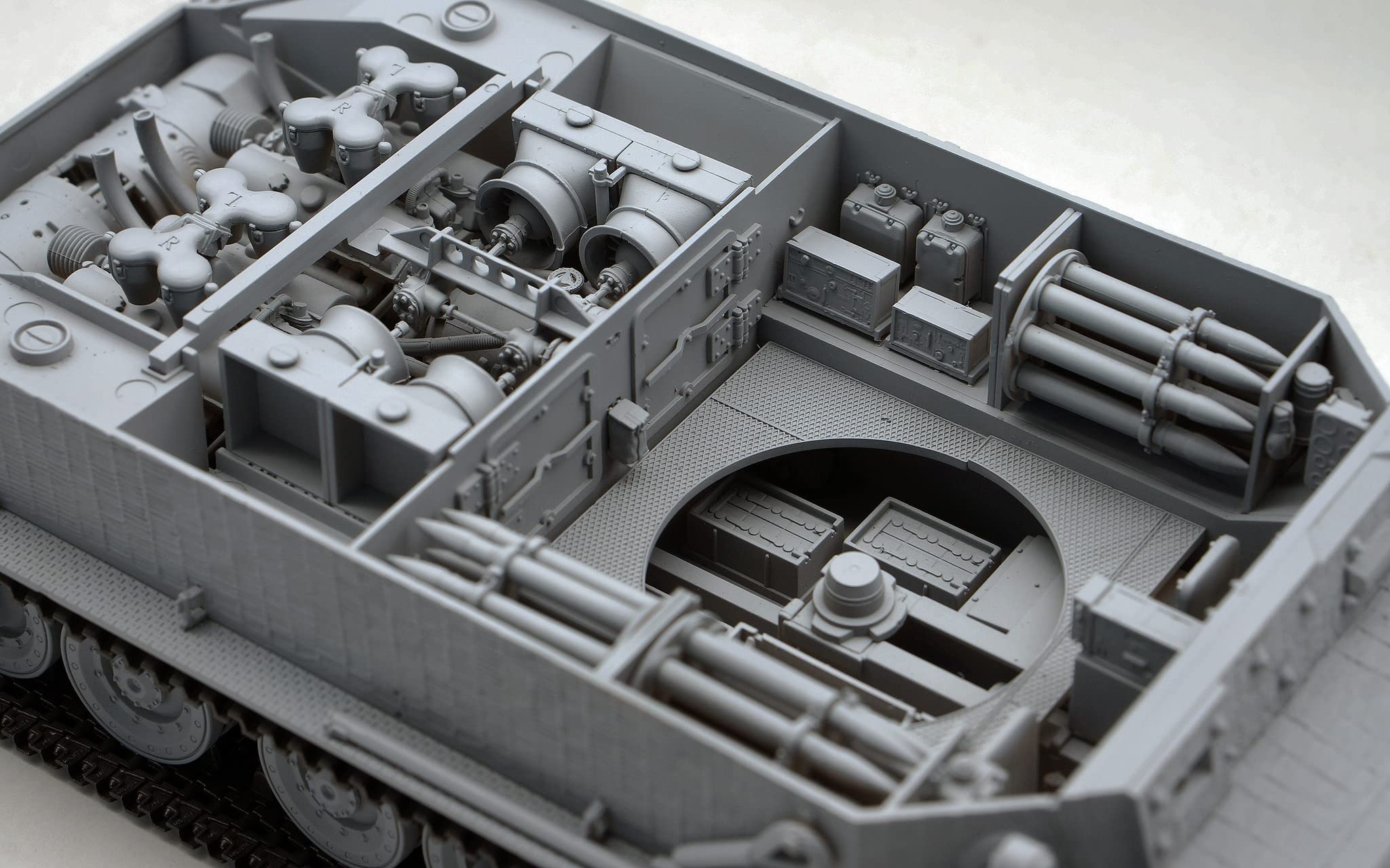 Amazon | アミュージングホビー 1/35 ドイツ ティーガー(P) 003 フル