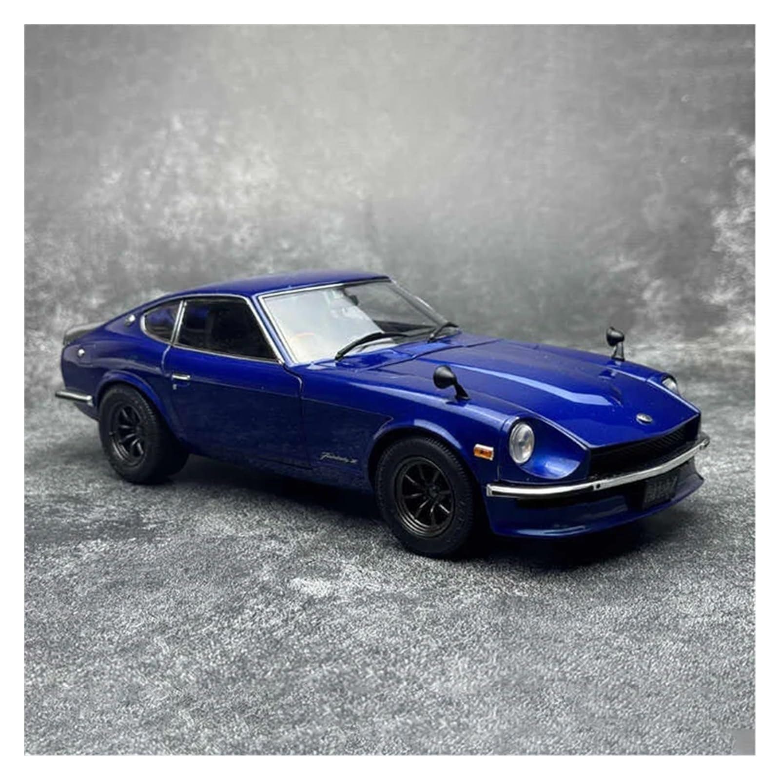 Amazon | ミニカーモデル 1:18スケール 東風日産フェアレディZ 240Z