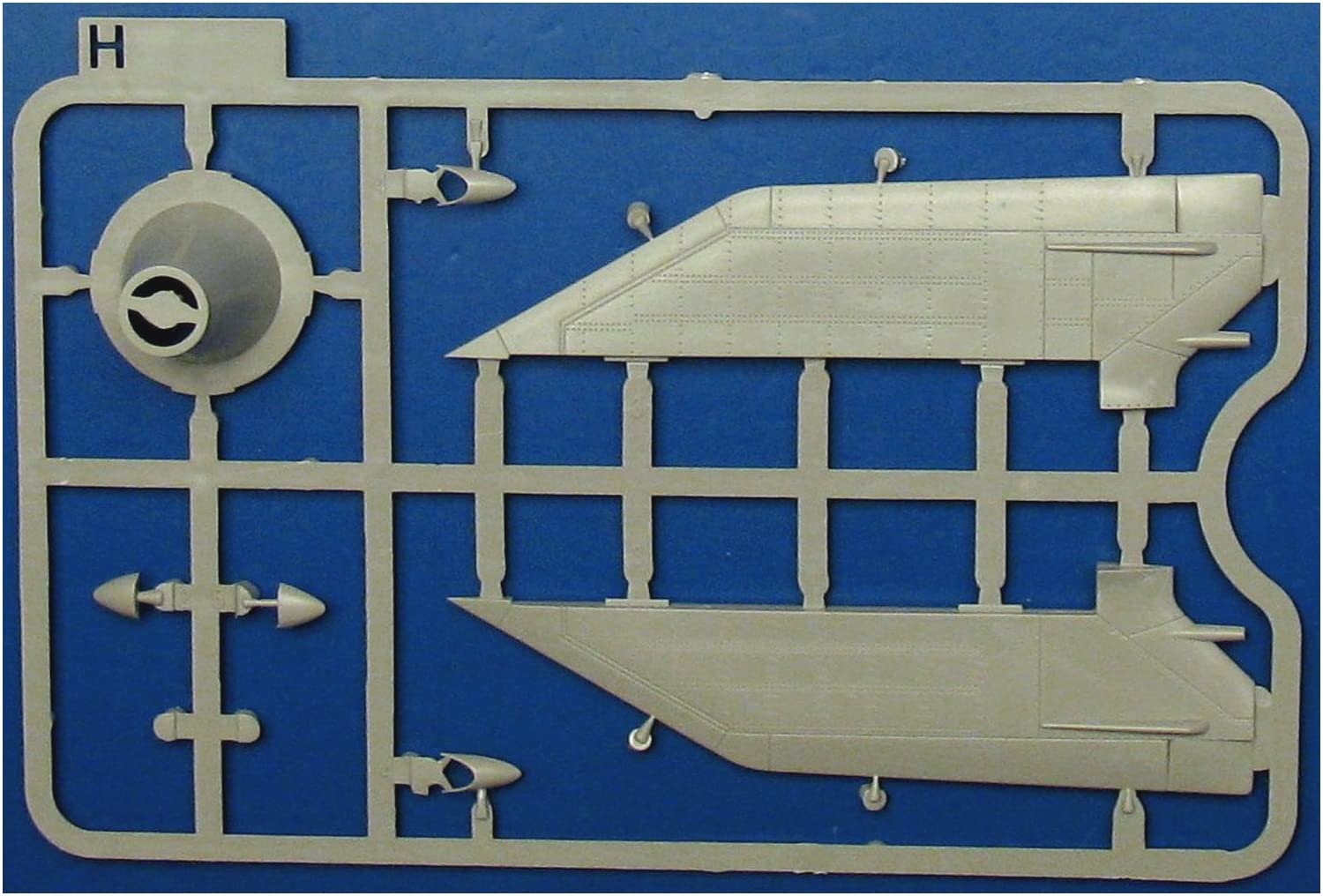 Amazon | TAKOM 1/35 第二次世界大戦 ドイツ軍 V2ロケット プラモデル