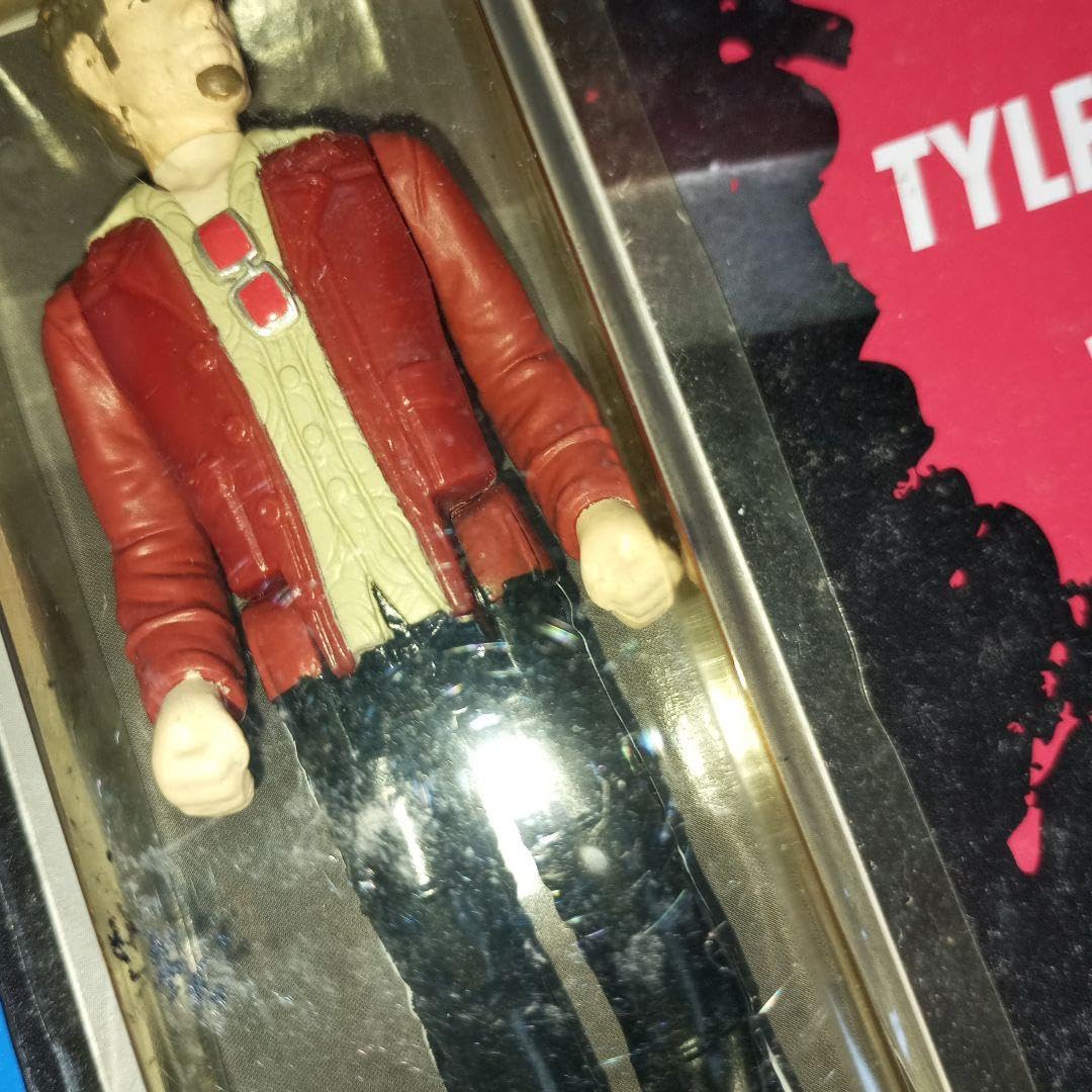 Amazon.co.jp: タイラーダーデン ファイトクラブ フィギュア : おもちゃ