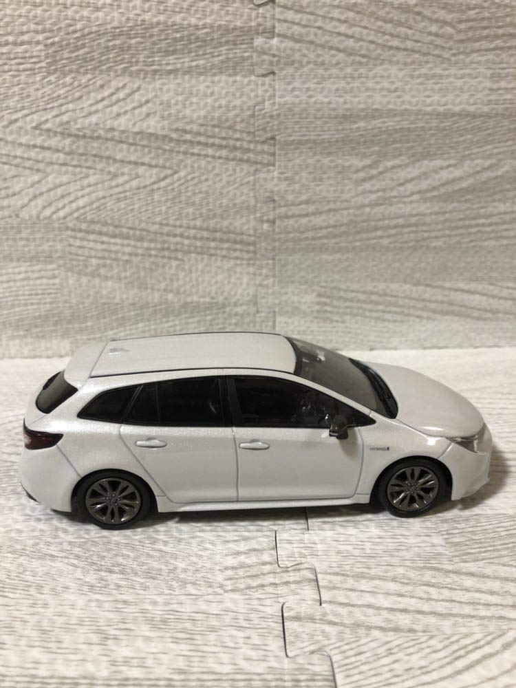 Amazon | 1/30 トヨタ 新型カローラツーリング カラーサンプル 非売品