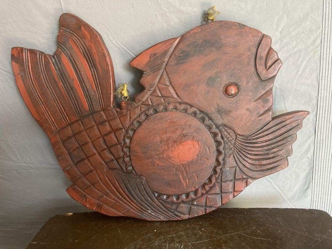 Amazon.co.jp: 朱塗魚型時代呼び板 木鐸 李朝 木彫 壁掛 置物 自在鉤