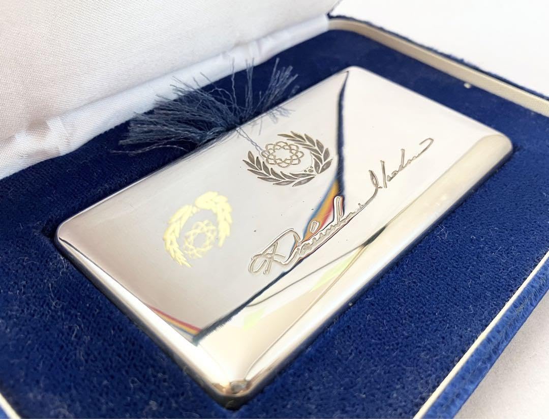 Amazon.co.jp: 超レア池田大作先生 サイン刻印 シルバー製ペーパー